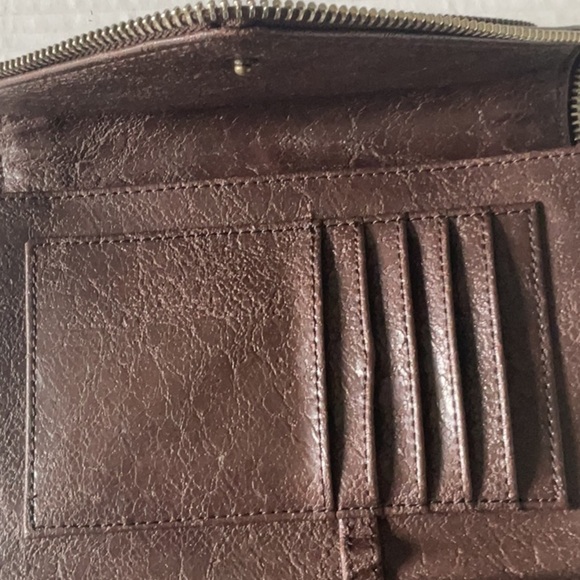 Matt & Nat Brown Wallet with Chevron Zipper Design - Picture 5 of 5